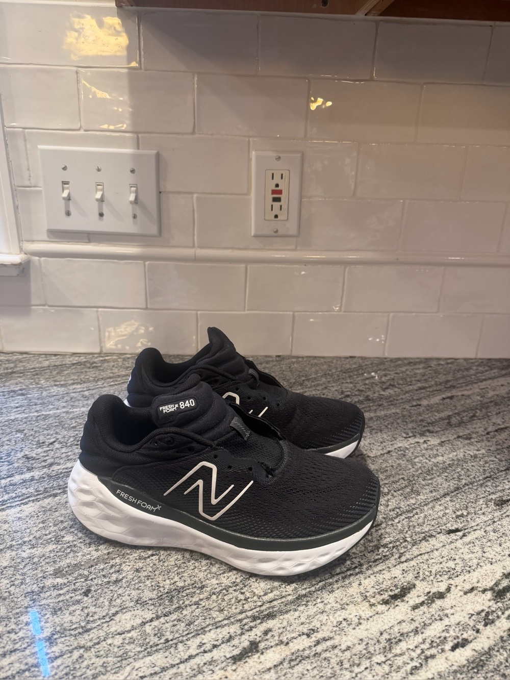 Women’s New Balance 840 Size 7